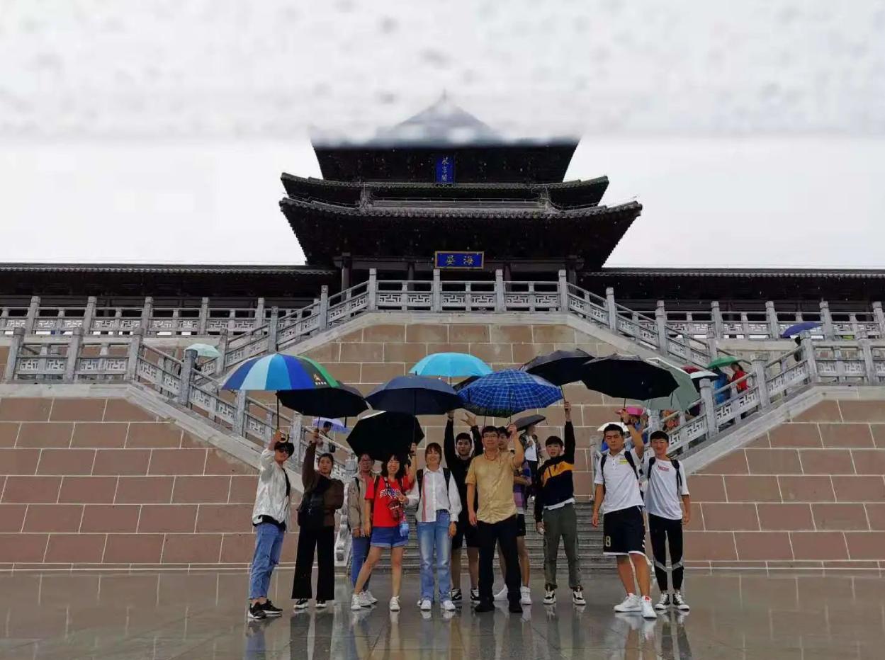 走进学者型院长的思维花园  专访明安星动物医院院长刘德