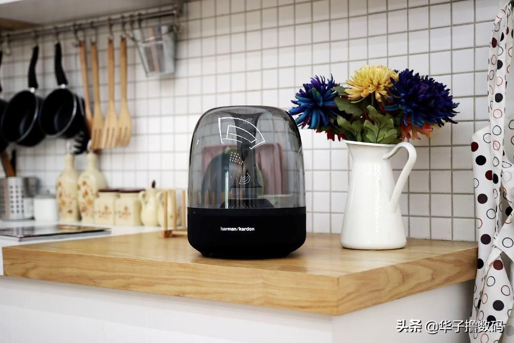 哈曼卡顿音乐琉璃1代2代评测，不但抓耳，还让你视线也难离开