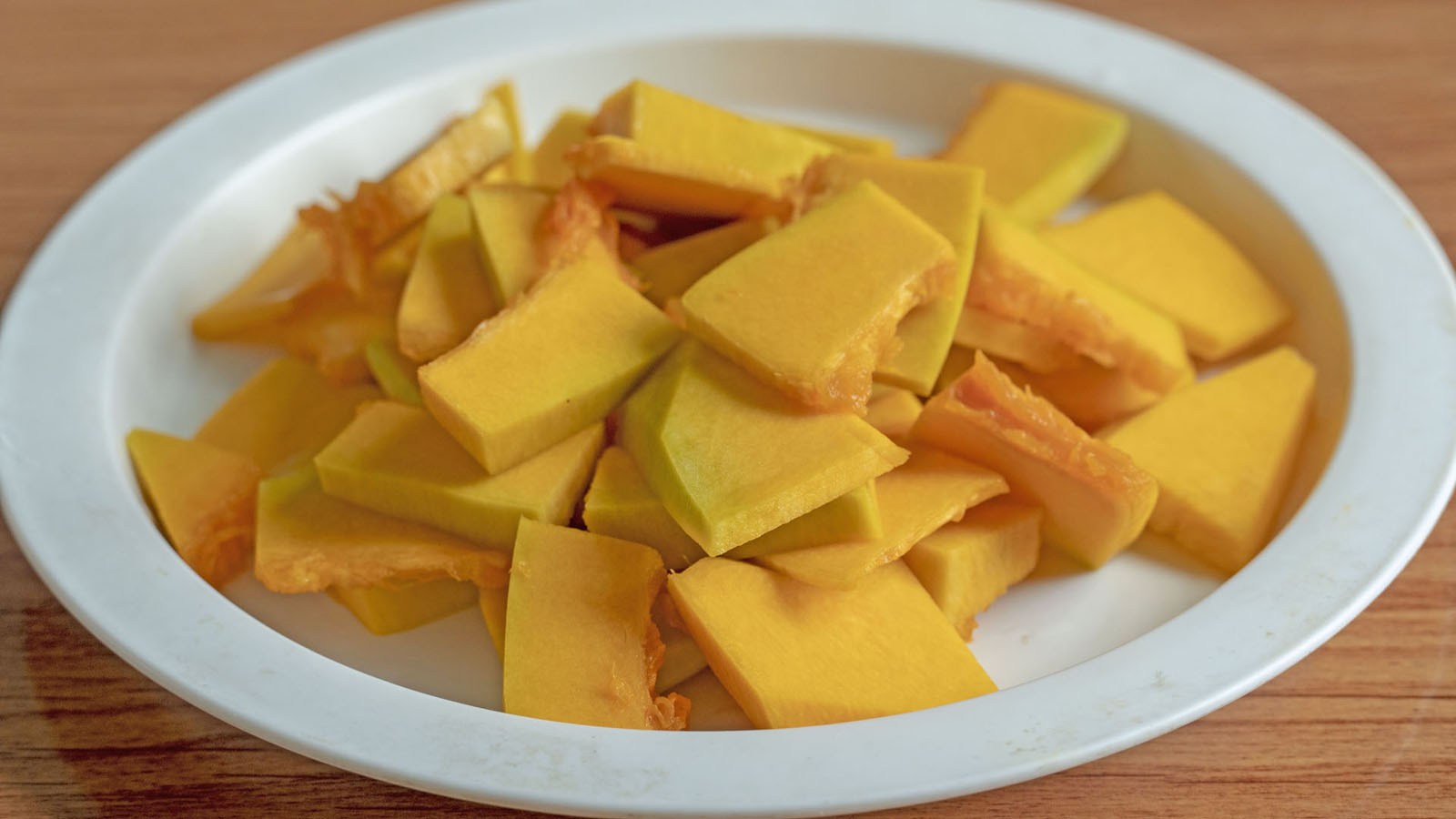 软糯香甜的南瓜饼超简单,好吃的南瓜饼老人孩子都抢着吃