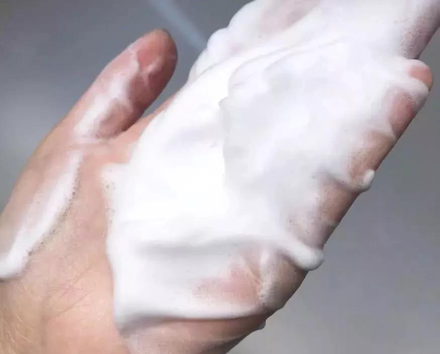 8款洗面奶谁用谁踩雷,这三款洗面奶被列入烂脸黑名单