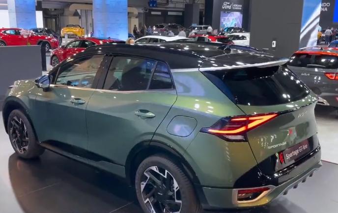 起亚狮跑l2024款8at测评,起亚新一代狮跑官图公布