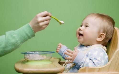 8个月宝宝不喜欢吃母乳,8个月宝宝不喜欢喝奶粉喜欢吃饭