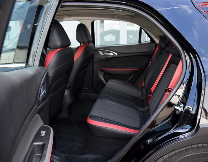 比亚迪元和欧拉好猫哪个值得买,比亚迪海豚和欧拉好猫性价比