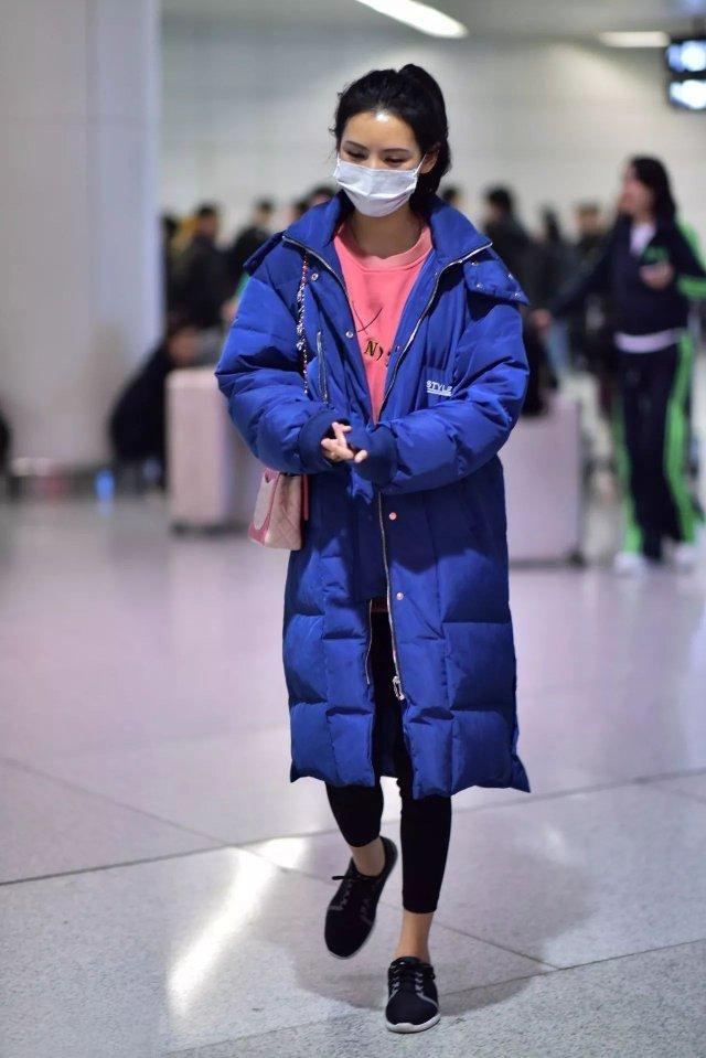 杨紫宋轶,宋轶羽绒服粉色