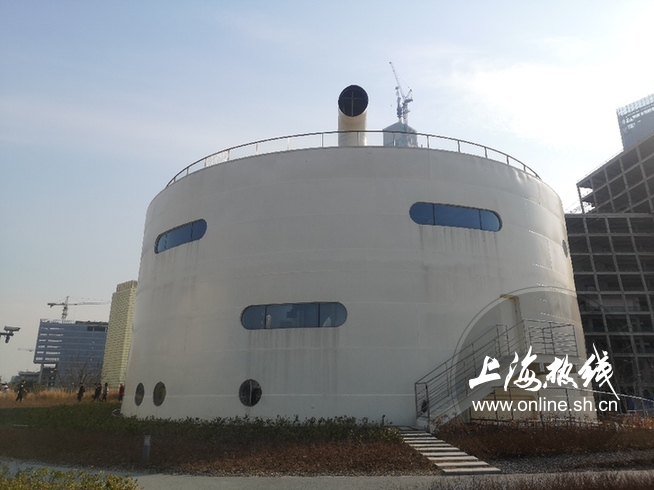 上海宁纷纷争先打卡废弃的油罐神秘的“白罐子”吸睛十足