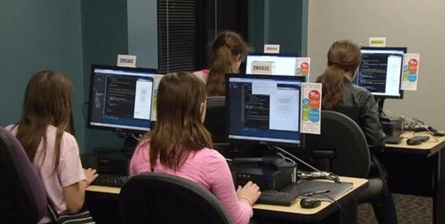 程序员女生适合学什么技术,计算机编程的就业方向在哪里