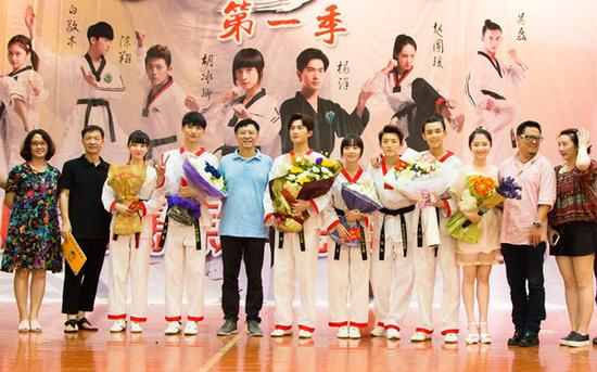 还记得2016年的旋风少女吗,还记得那个夏天追过的旋风少女吗