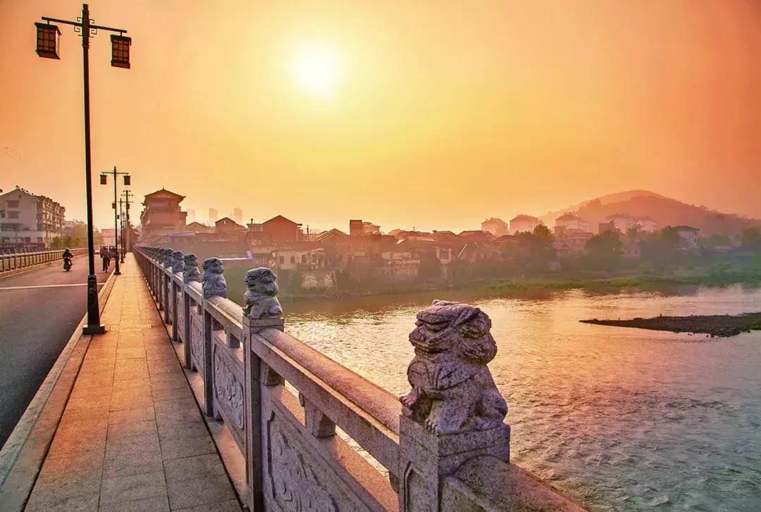 沧桑老街在哪里,沧桑古镇