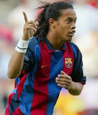 实况罗纳尔迪尼奥可以打中前卫吗,实况手游罗纳尔迪尼奥哪个好用