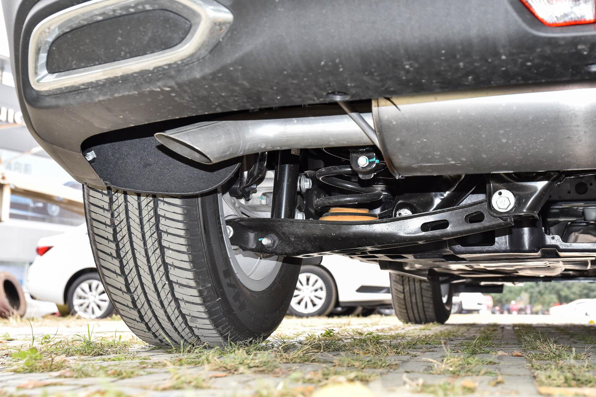 典型的美式SUV别克昂科威：空间大，底盘好，就是内饰可以更好