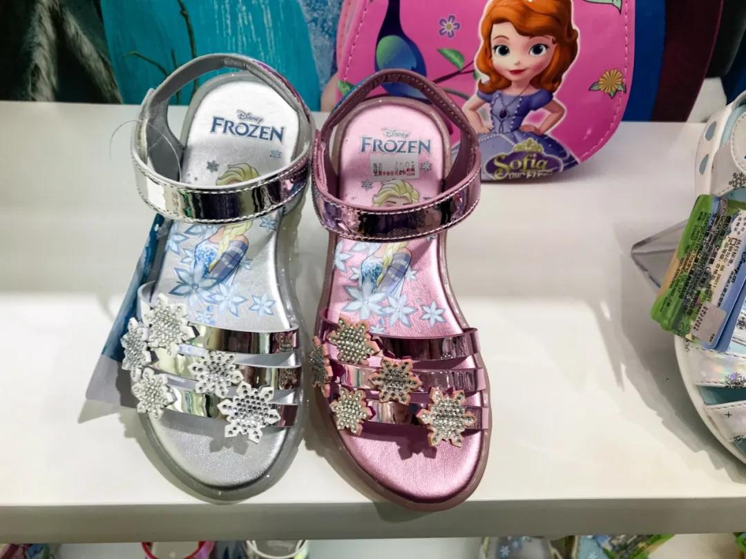 儿童哪一款凉鞋最好,哪个牌子的儿童凉鞋好穿推荐