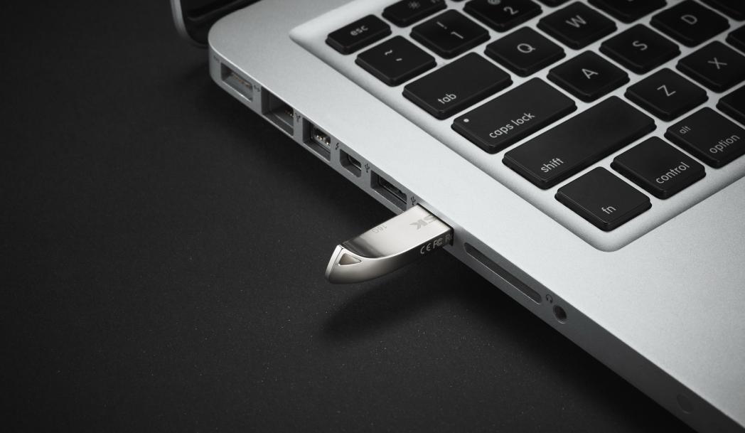 u盘无法安全拔出关机后再拔行吗,u盘怎么安全拔出硬件