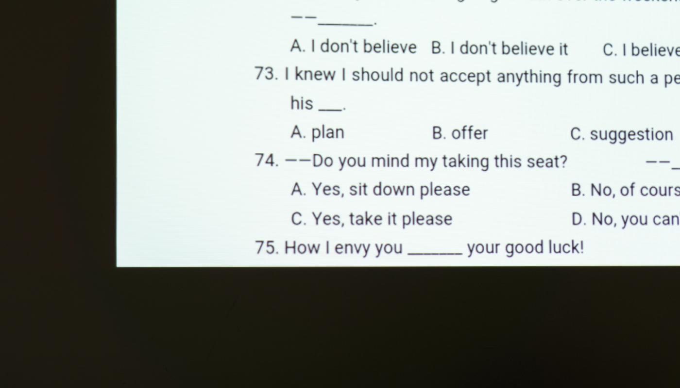 商务投影机有哪些功能,商务投影机家用效果好吗