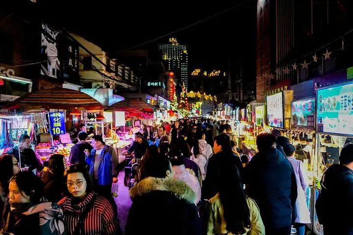 打卡本地人常去的10条美食街,长沙吃货必去的5条美食街推荐