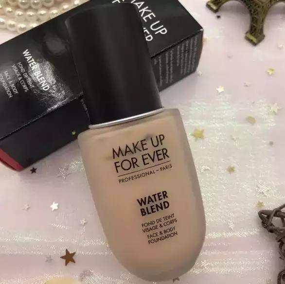 大牌粉底推荐100元左右品牌,秋冬粉底上脸就浮粉