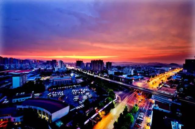 为什么工资那么低却不进厂,工资不高为什么要定居黄石