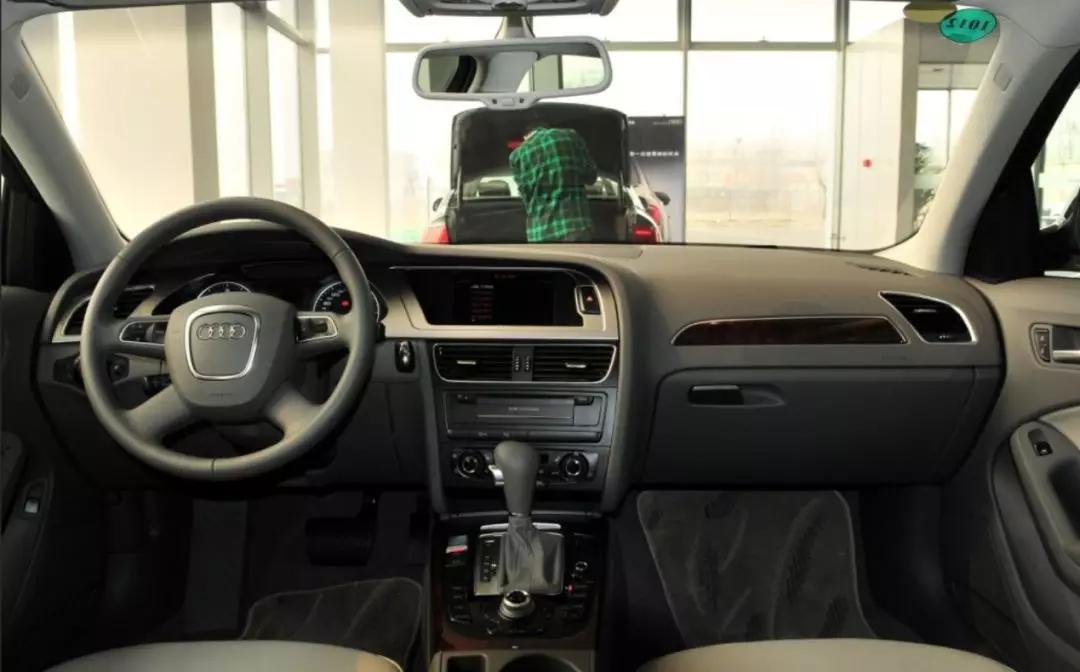 开了1年的沃尔沃s60,开了三年的沃尔沃s60还值多少钱呢