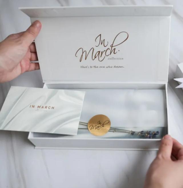 如何挑选真正的真丝睡衣,必买的几款睡衣