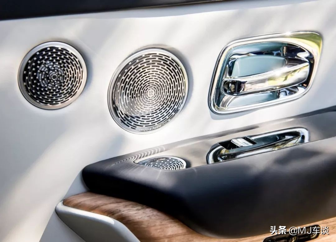 亲身体验劳斯莱斯，300多万的豪华堡垒开起来是什么感觉？