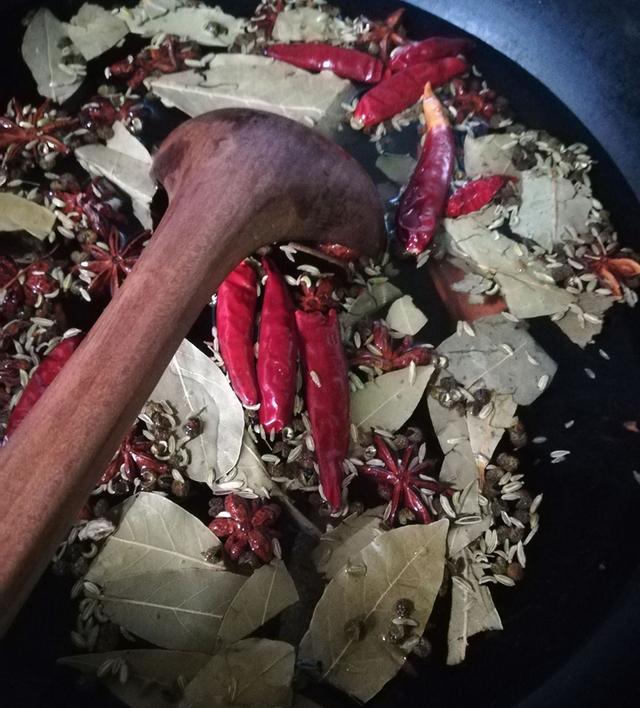 一文说全:腌咸蛋的各种江湖美味流派,说到最后,眼眶湿润了