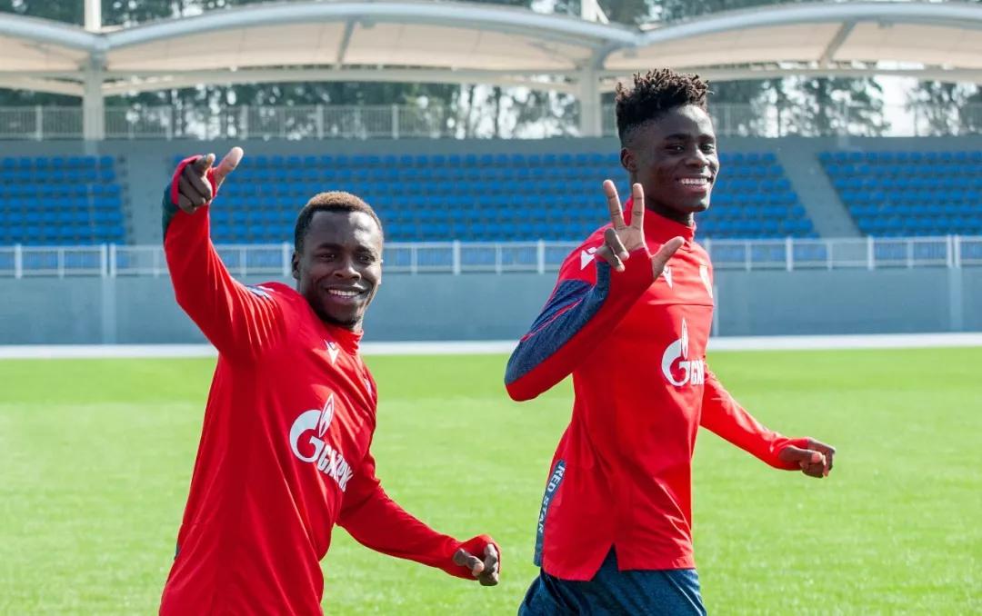 快乐足球进球完整视频,快乐足球踢球视频