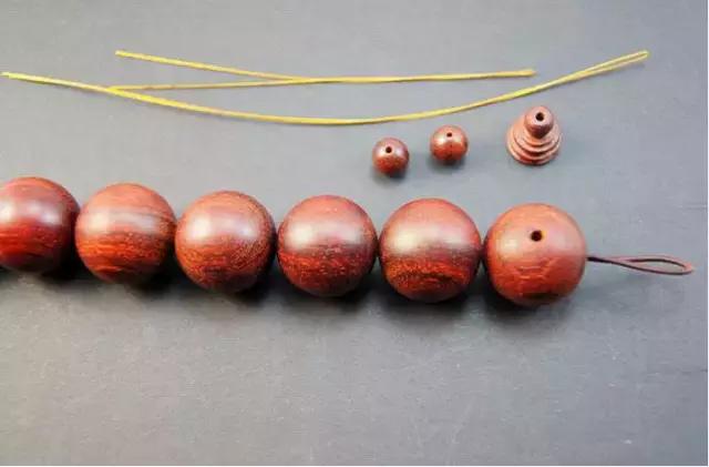 单绳隔珠打结视频教程,手串伸缩加珠绳打结法