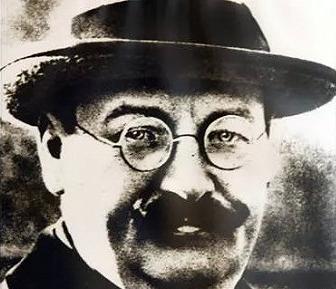 巴萨新球员参观巴萨博物馆,巴萨球迷目睹巴黎翻盘