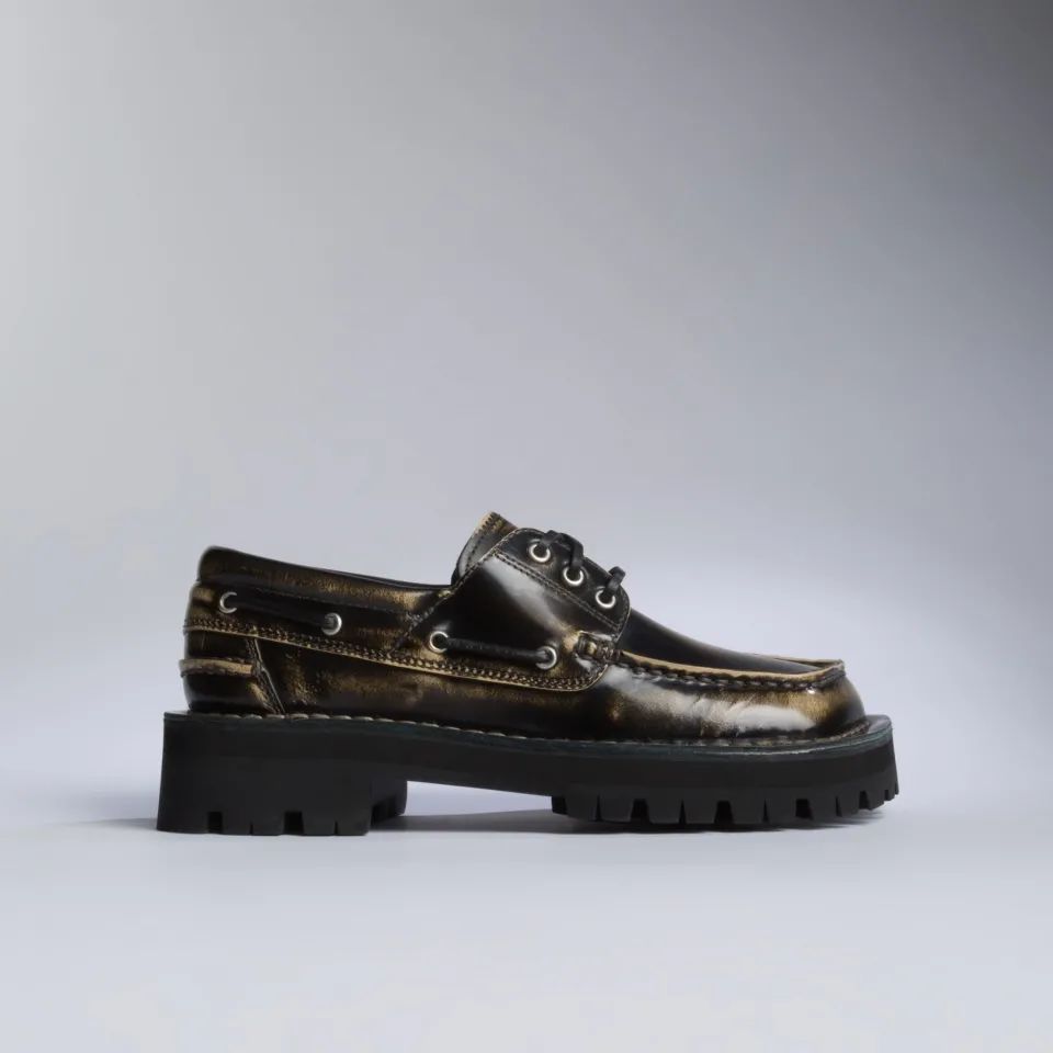 有买鞋焦虑的人看看它，让你的脚趾头也能穿上「极简」和「先锋」