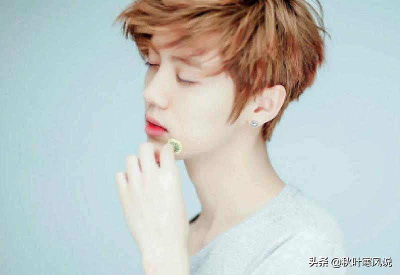 鹿晗踢球被偶遇原视频,鹿晗踢球被偶遇