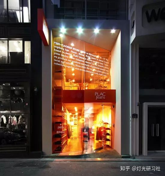 30平米服装店不吊顶灯光设计,怎么设计出高级感的服装店灯光
