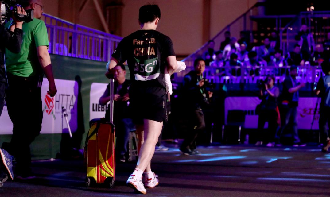 2020卡塔尔乒乓球赛樊振东王楚钦,所有的跌倒