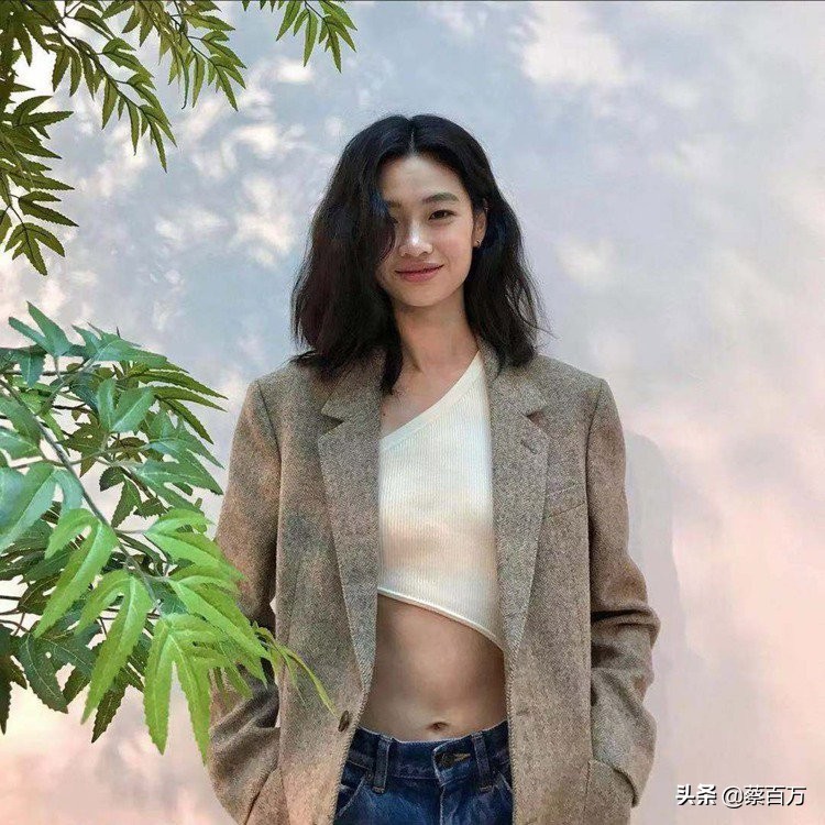 韩国小姐姐穿裙子露脐装,韩国小姐姐露肩