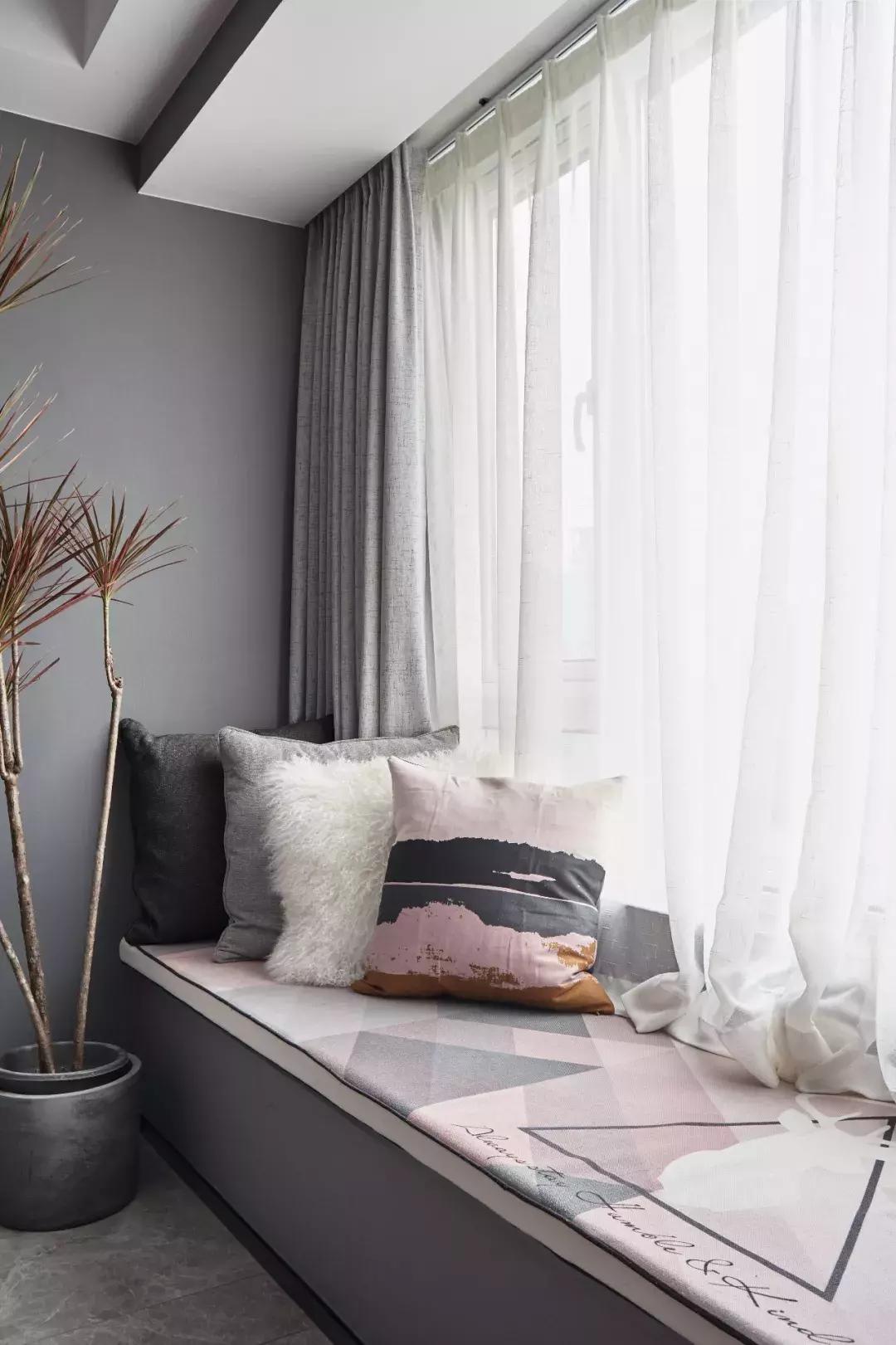 烟粉色的高级灰 (高级感十足的灰粉色)