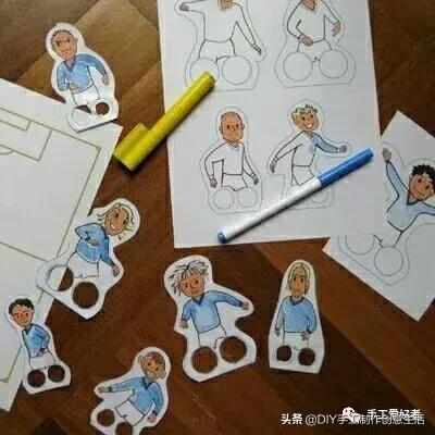 球迷爸爸靠指偶游戏带娃，手工制作的指偶乐趣多