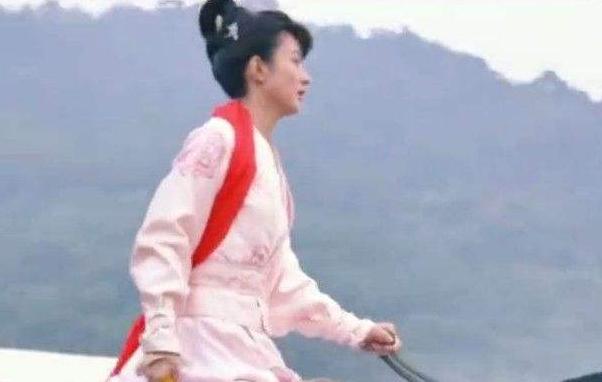 知否里面明兰站着生小孩,知否明兰站着生子视频