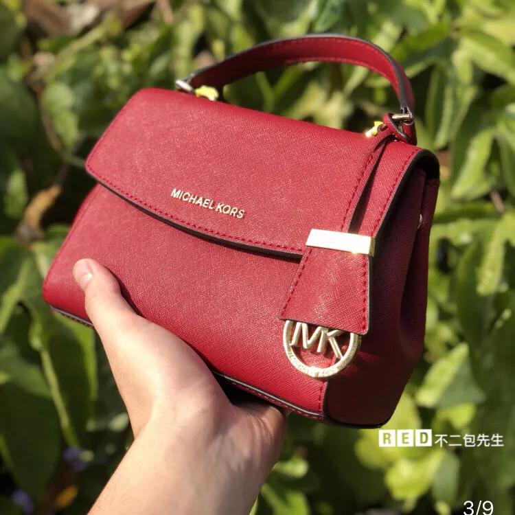 入手第一个轻奢侈包选啥,人生中的第一只大牌包包