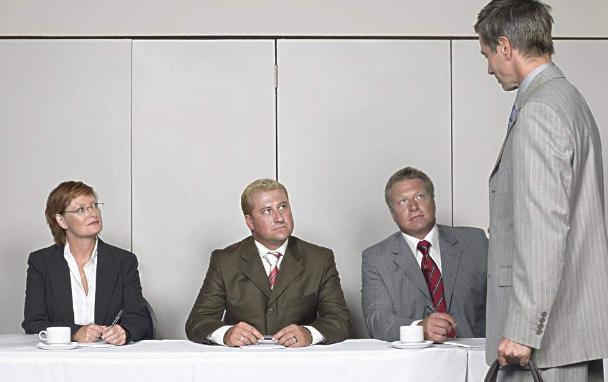 面试官问除了我们还有别的选择吗,面试官面试完你还面试别人