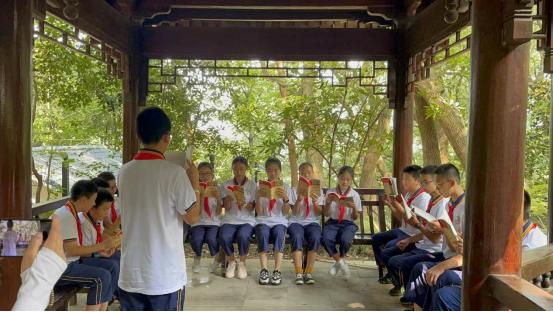 温州市第十二中学开展“铭记红色历史弘扬红色精神”国庆系列活动
