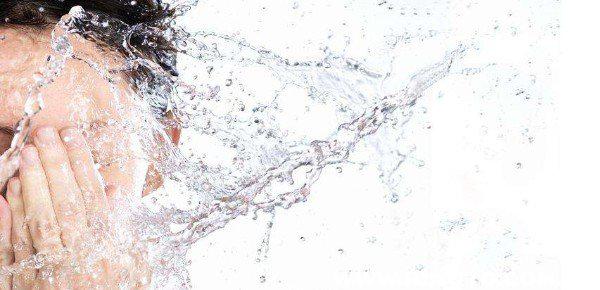 驾车犯困三招见奇效,开车犯困别硬撑解乏交警有妙招