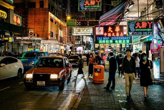 1979年成龙遭绑架，对方提出的条件，让成龙哭笑不得