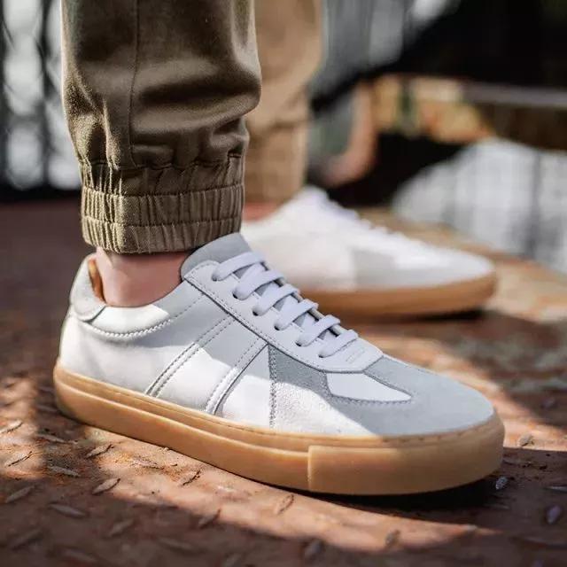 明星德训鞋搭配西装,明星穿的德训鞋