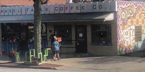 太节俭了！联盟第一人兼职送外卖，脚下拌蒜差点让自己提前下班