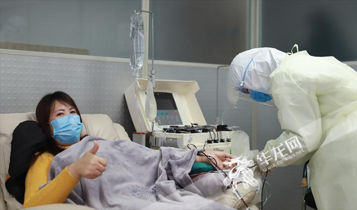 怕痛不敢献血的“90后”成为重庆首例捐献血浆者他说“别人救了我,我也想救别人”