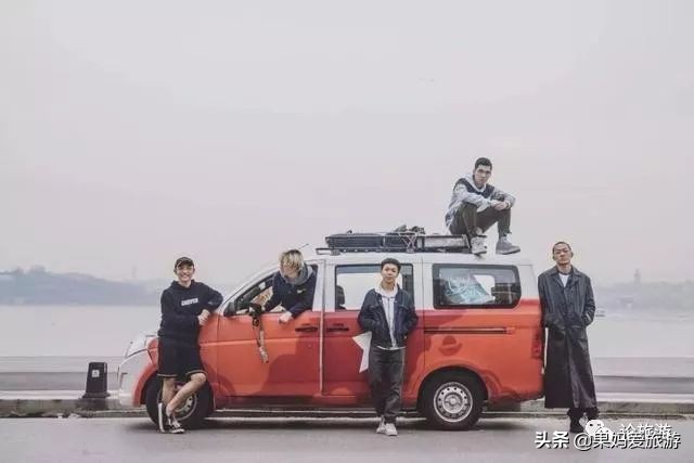 三个95后开五菱车,95后开着面包车环游世界