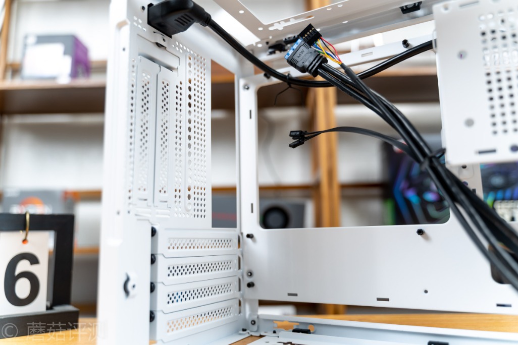 先马趣造白色装机方案,先马趣造im白色机箱