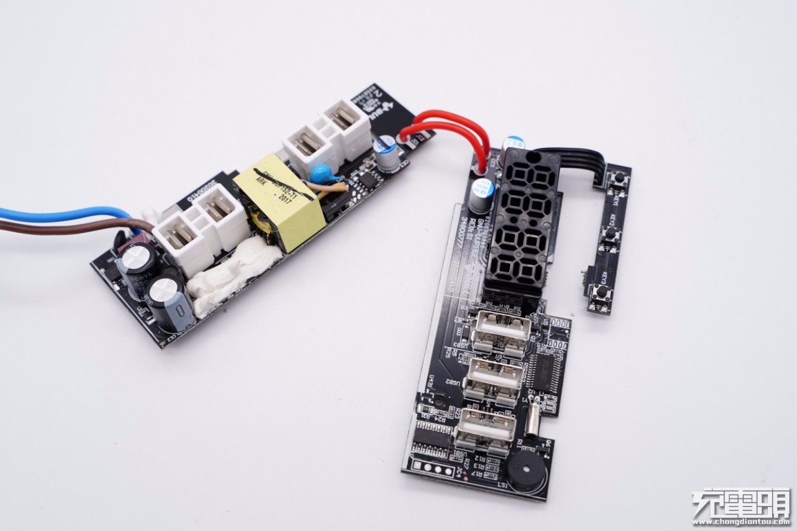 公牛插座新款和老款拆解,带USB接口公牛插排