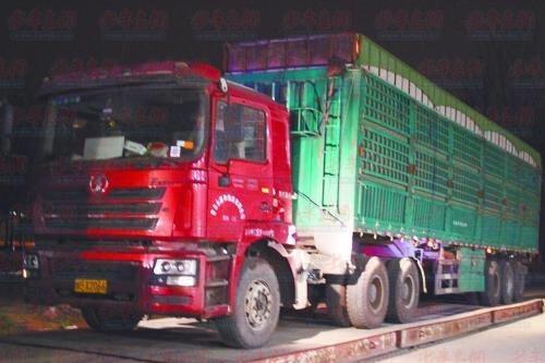 父亲开货车去世,货车司机半路知道父母去世