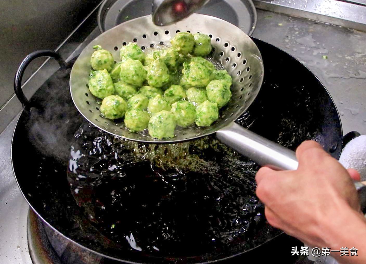 学做杂蔬烩丸子,砂锅丸子怎么做好吃又简单