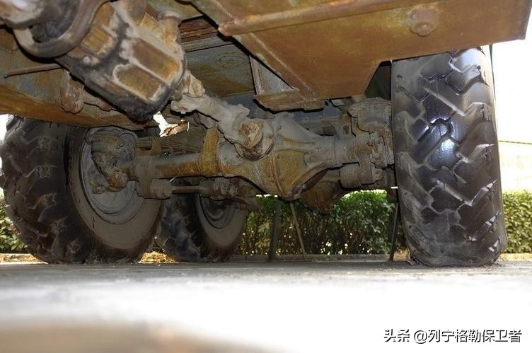 解放军轮式装甲车种类,中国军用八轮重型装甲车