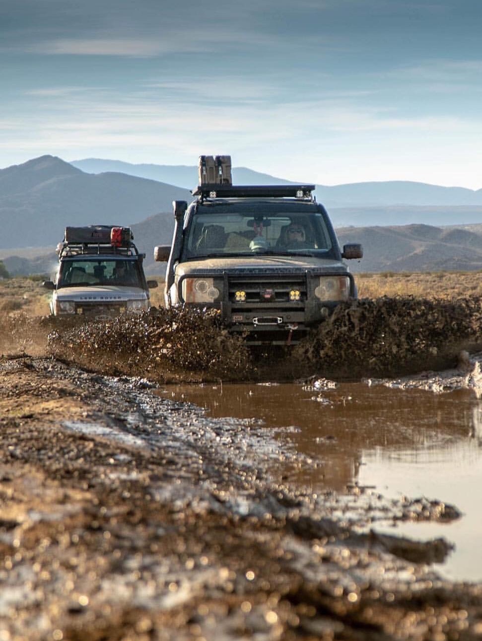 该买越野车还是轿车,到底该不该买车